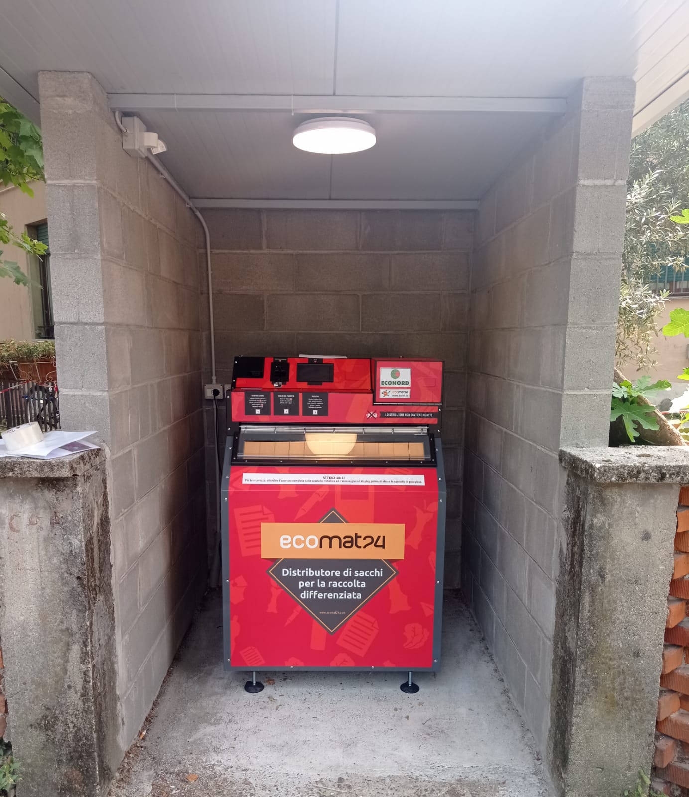Attivo il 2° distributore automatico dei sacchi per la differenziata